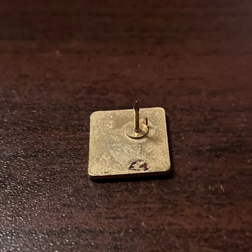 McDonald’s 1990 Coca-Cola Coke Moscow Russia Employee Lapel Hat‎ Pin